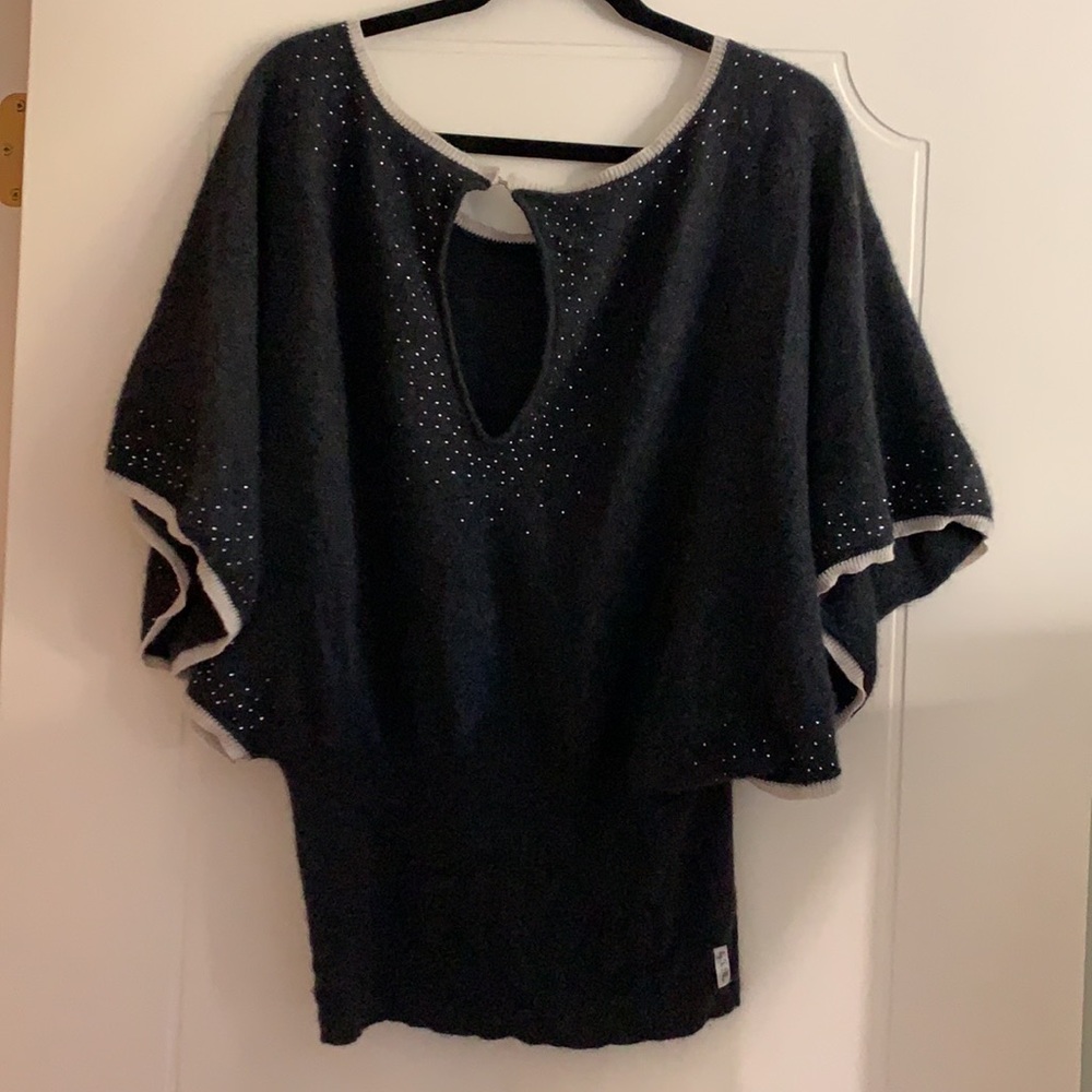Bytimo Beautiful poncho embellished sweater